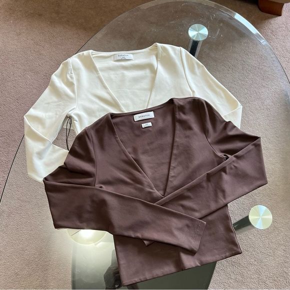 Aritzia Contour V-Neck Longsleeve - Picture 1 of 10